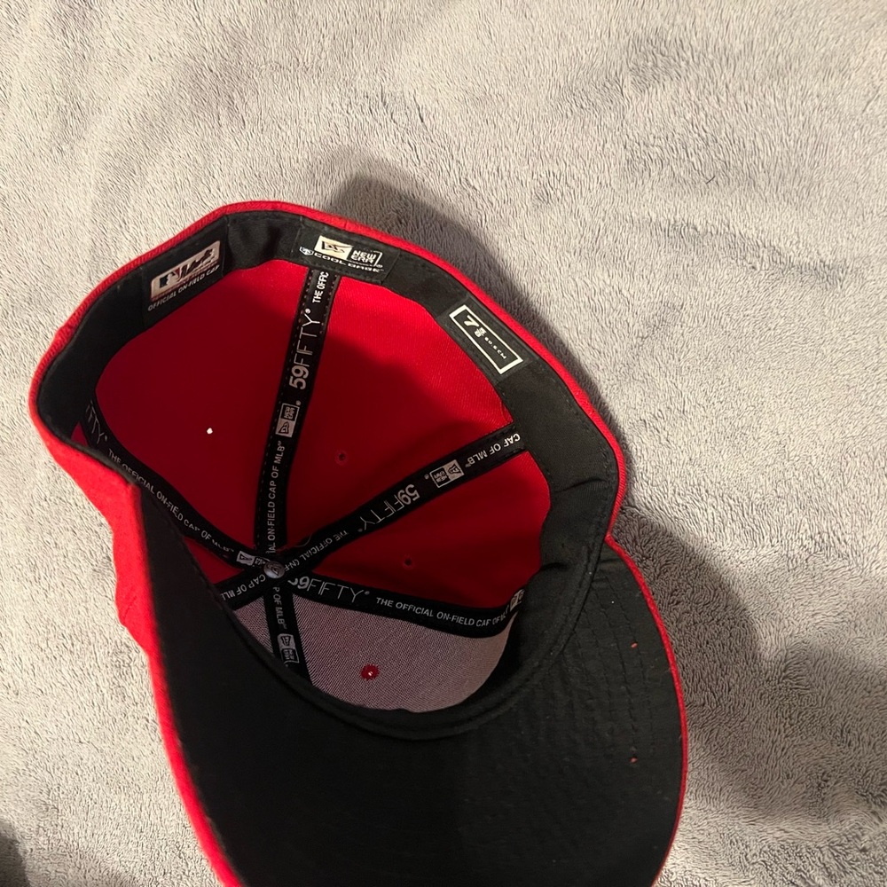 Fitted cap hat - Picture 3 of 3